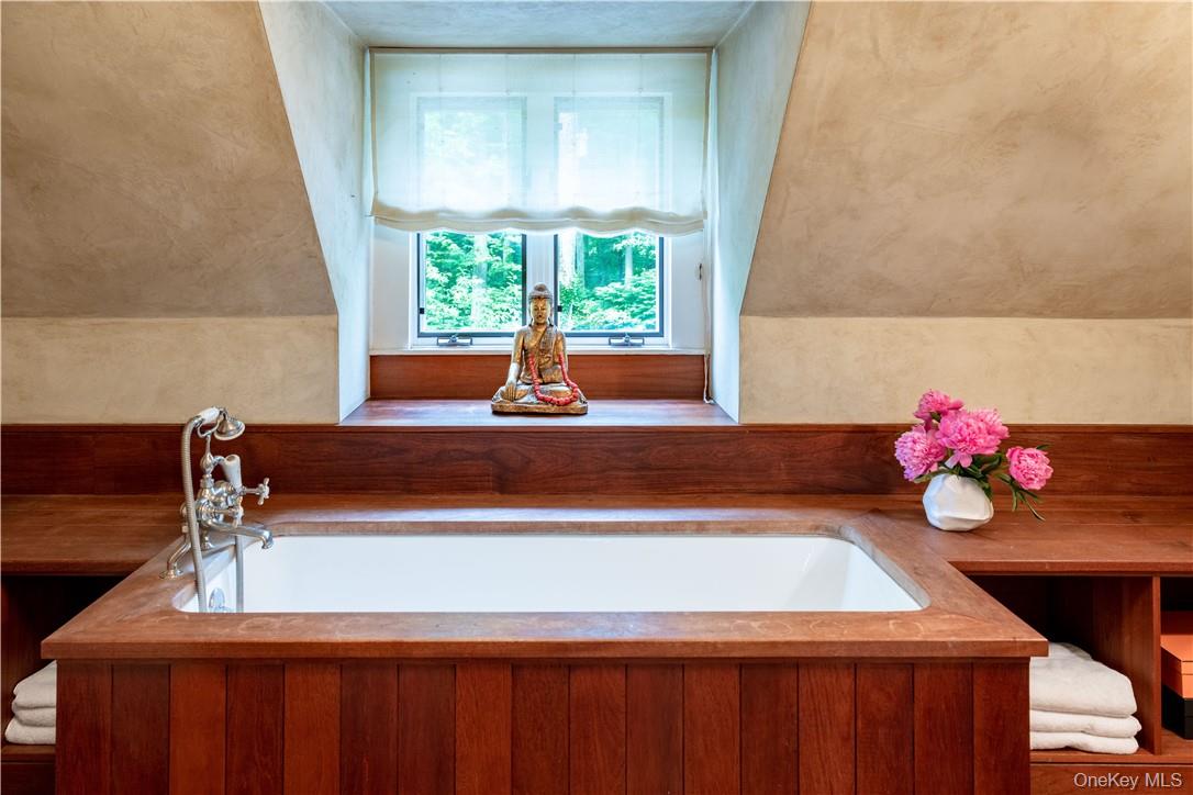 21 Woods Road, Palisades, NY 10964