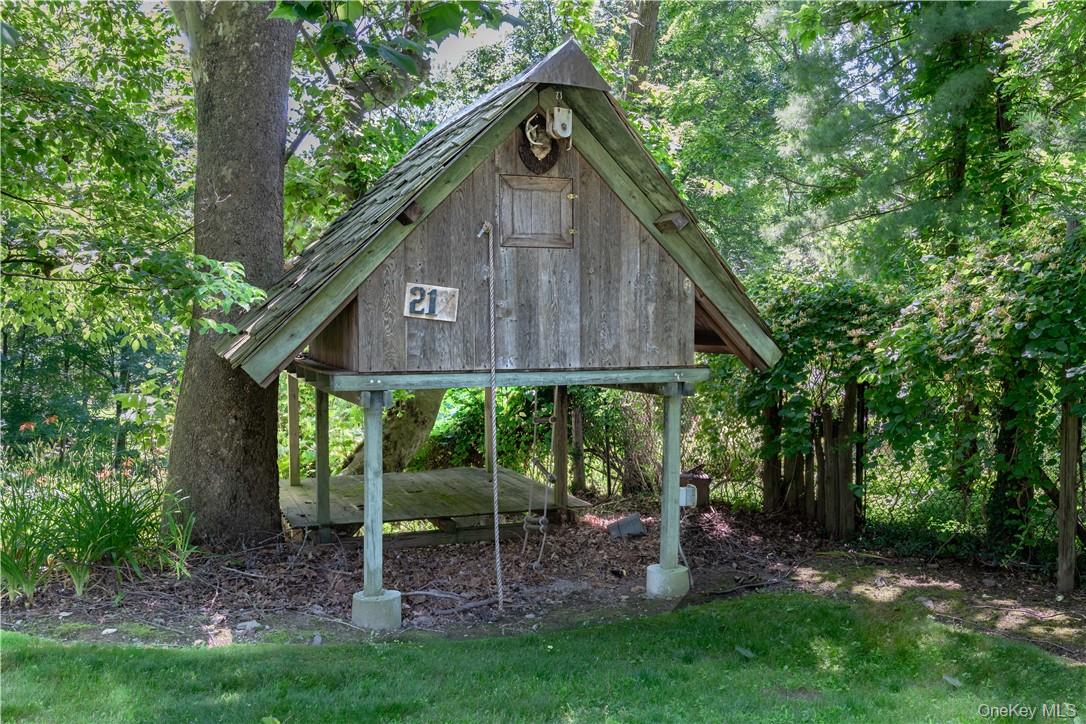 21 Woods Road, Palisades, NY 10964