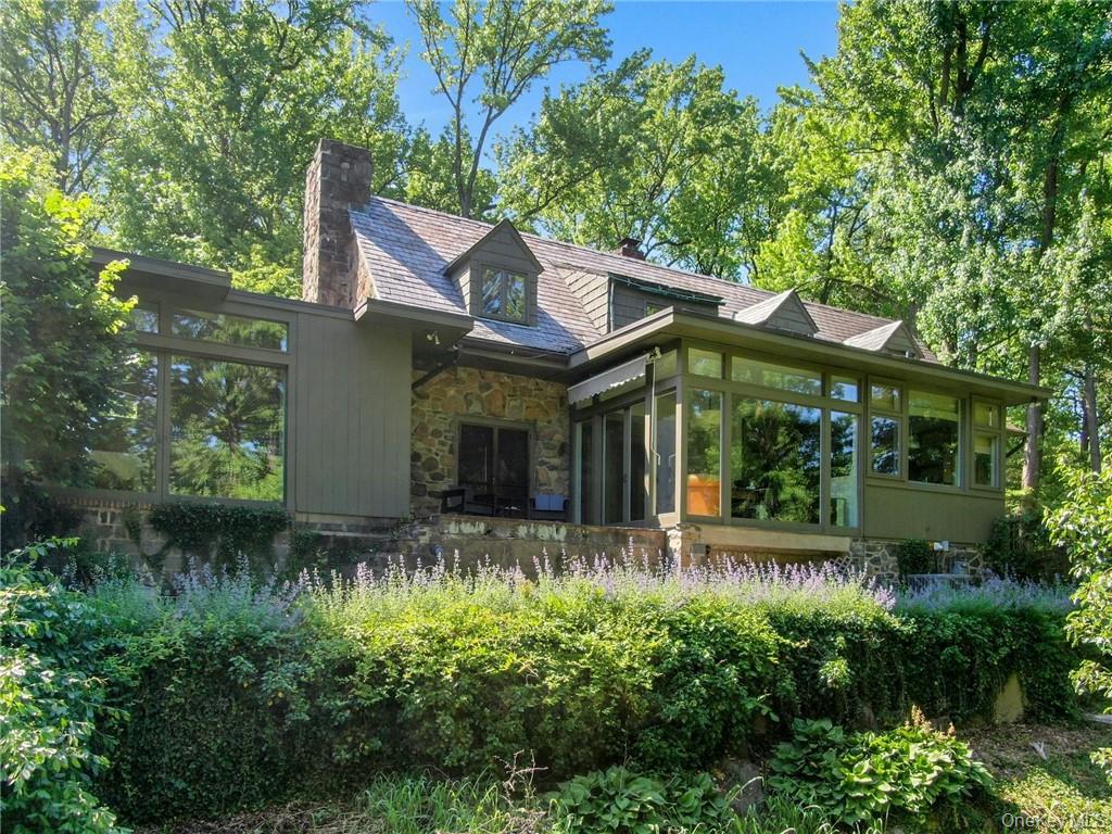 21 Woods Road, Palisades, NY 10964