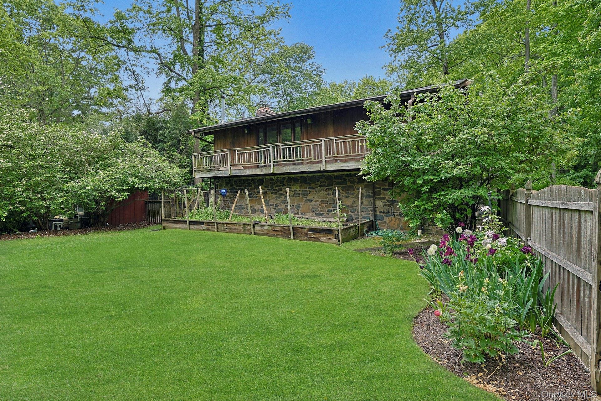 21 Woods Road, Palisades, NY 10964