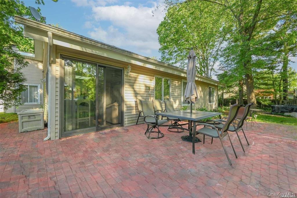 38 Glenmere Lane, Coram, NY 11727