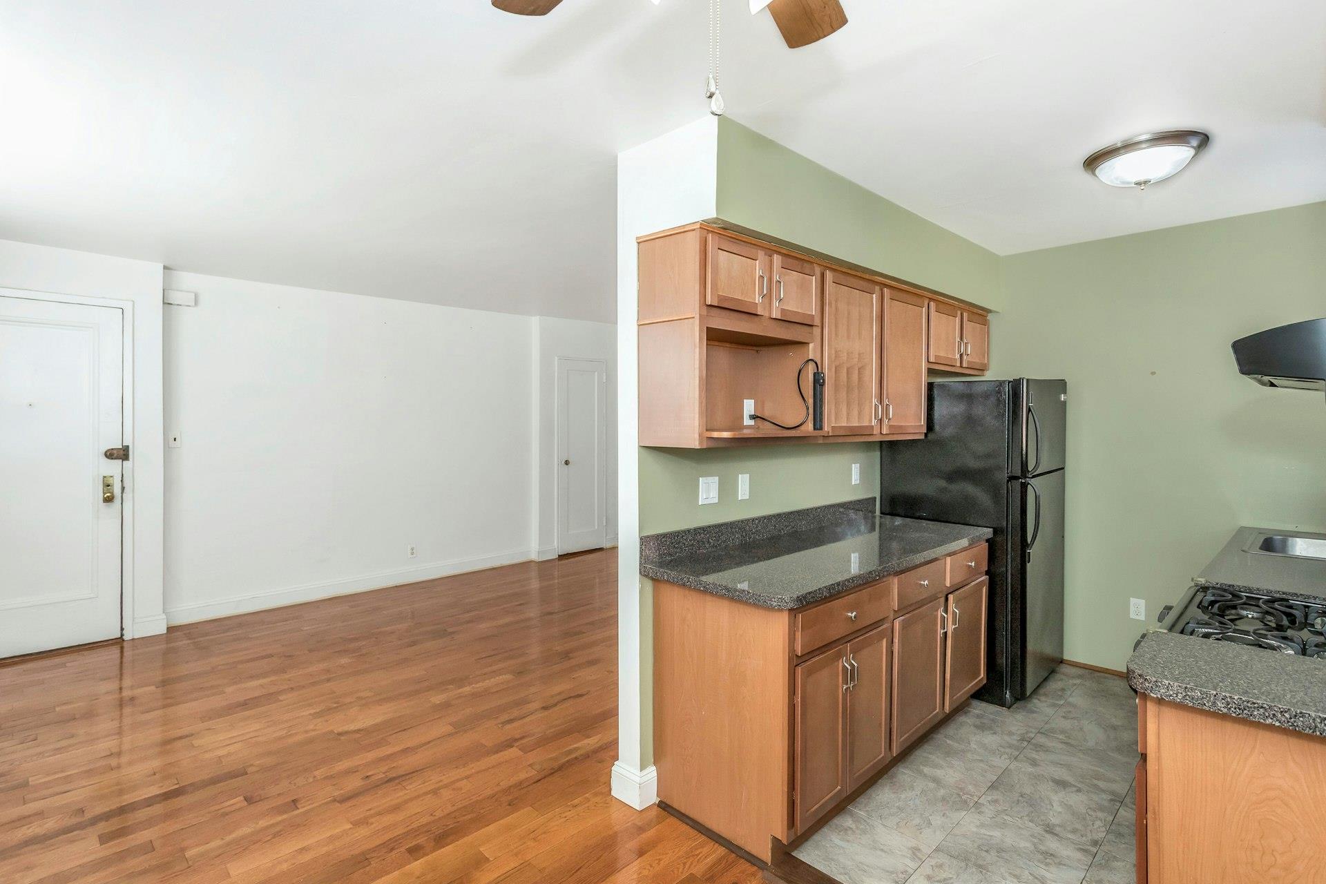 35-42 205th Street # 288, Bayside, NY 11361