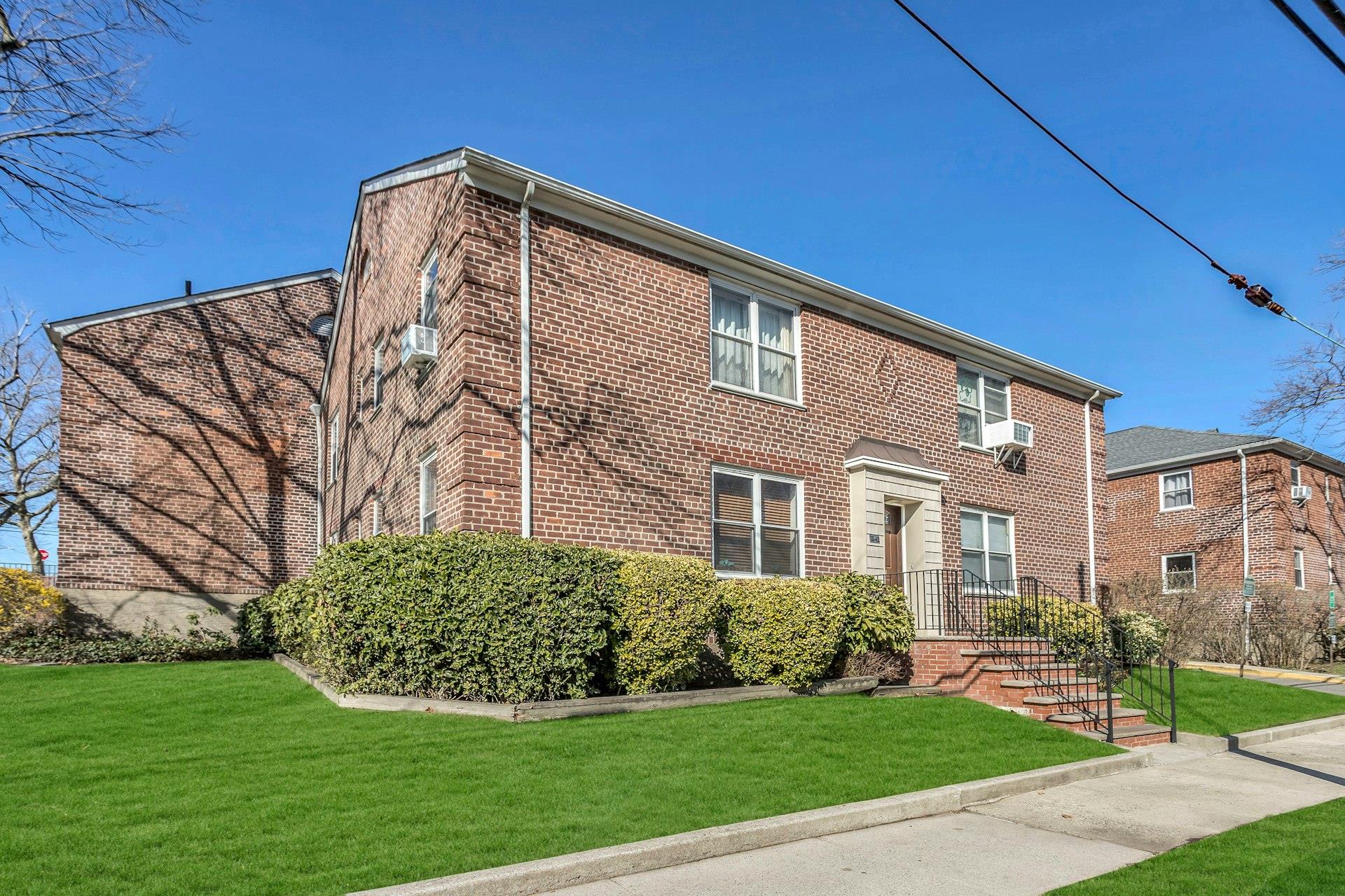 35-42 205th Street # 288, Bayside, NY 11361