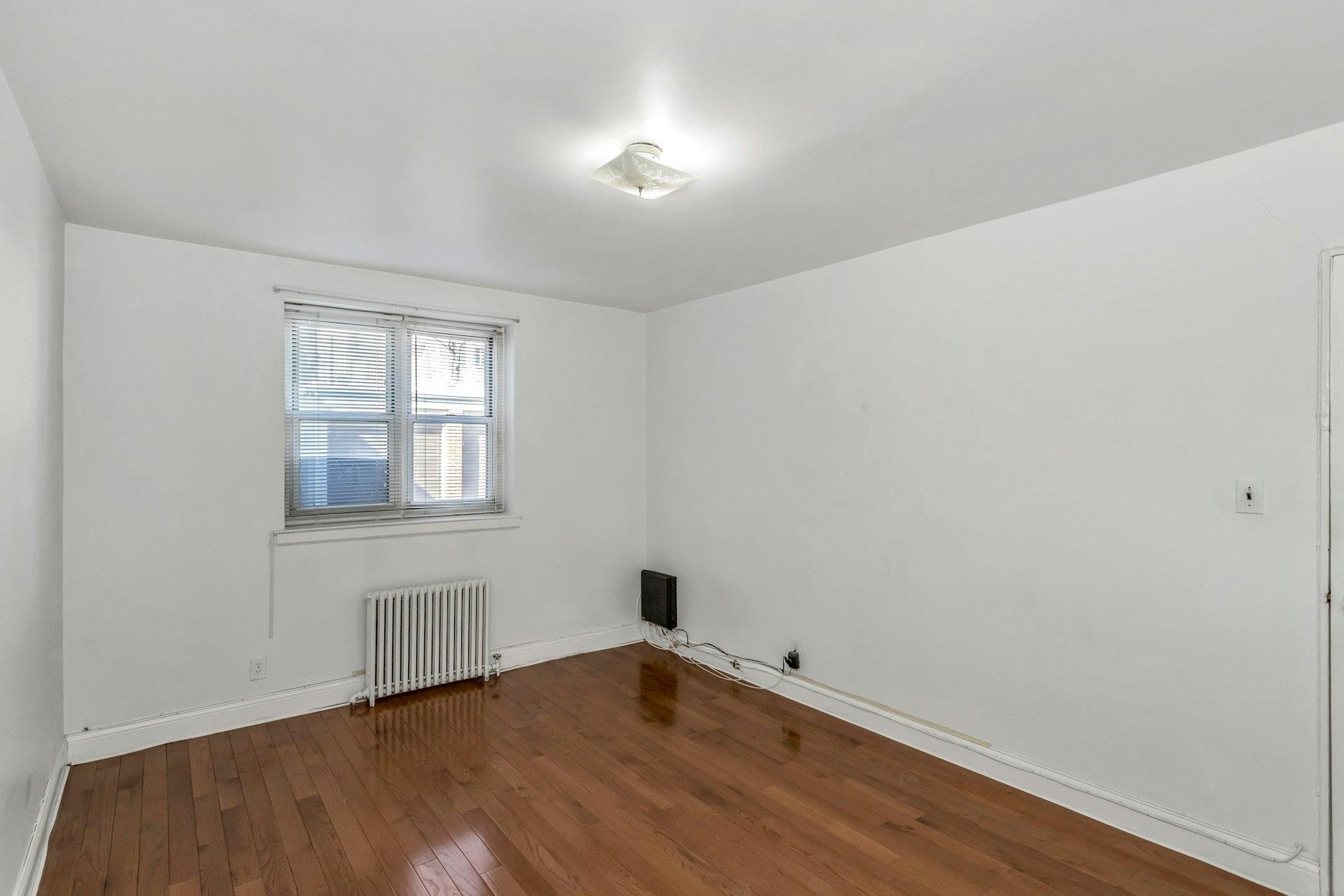 35-42 205th Street # 288, Bayside, NY 11361