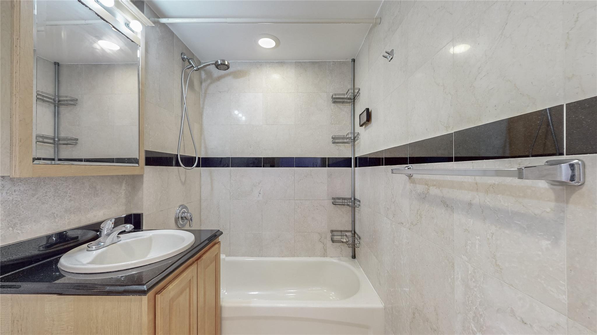 83-71 116th Street # 7B, Kew Gardens, NY 11418