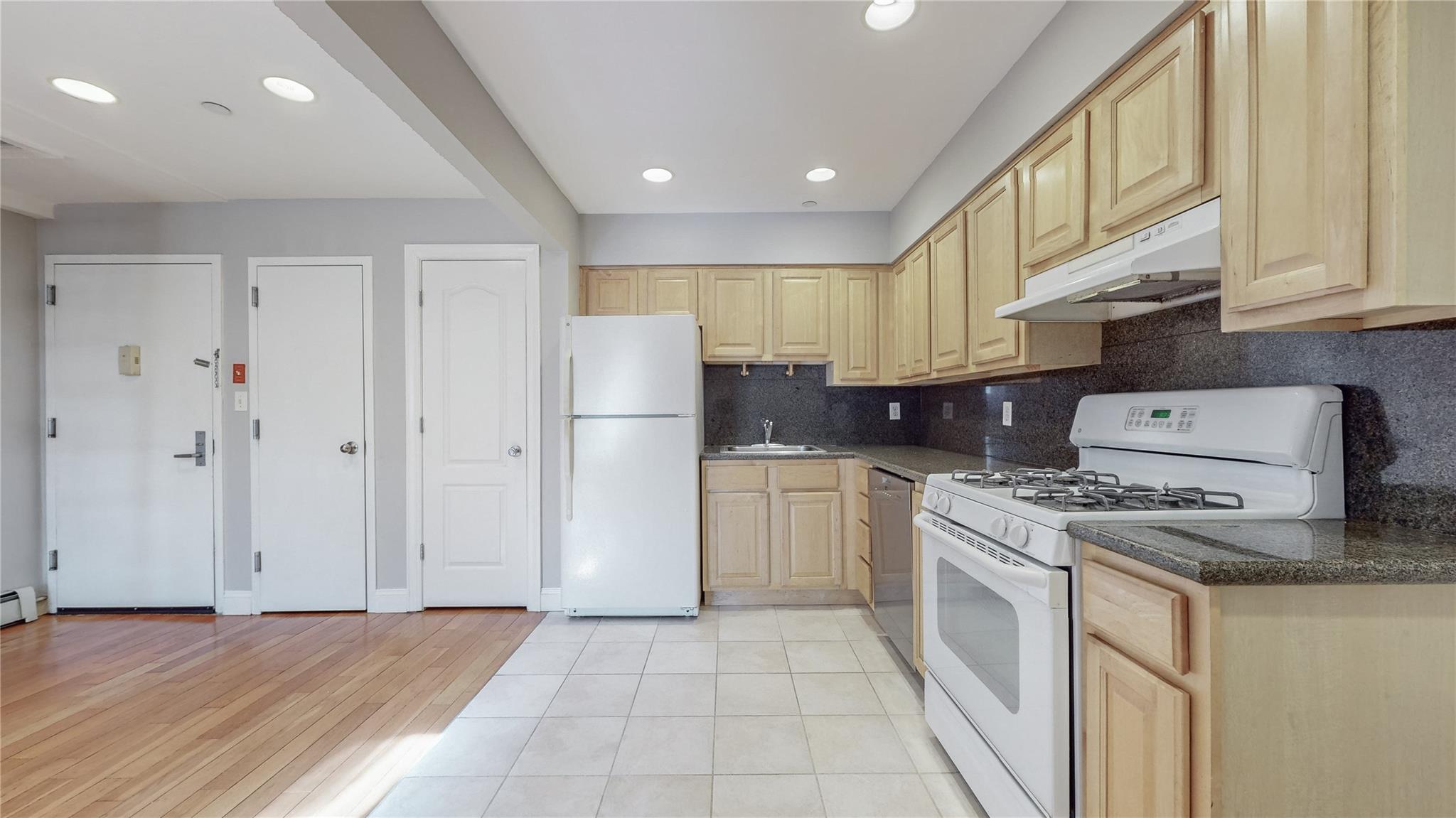 83-71 116th Street # 7B, Kew Gardens, NY 11418