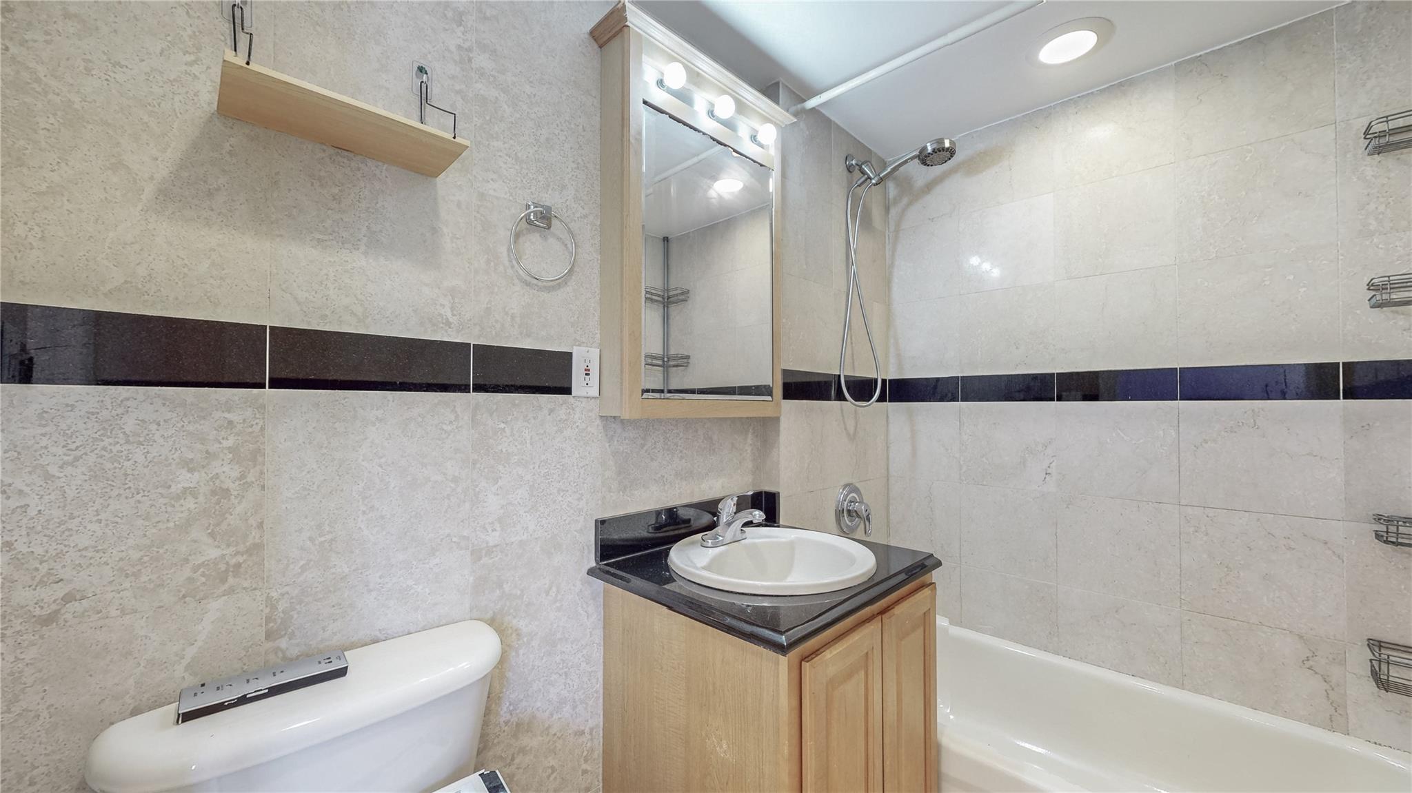 83-71 116th Street # 7B, Kew Gardens, NY 11418