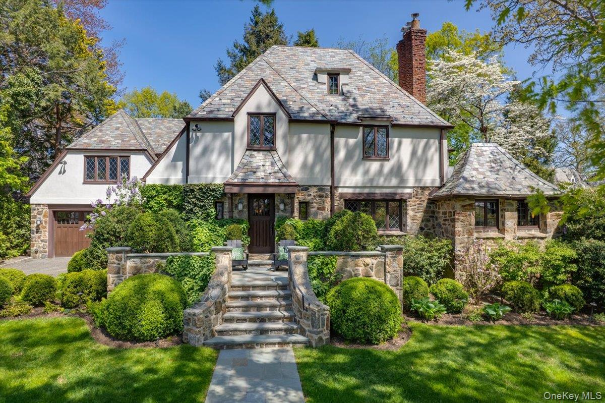 6 Shore Drive, Larchmont, NY 10538