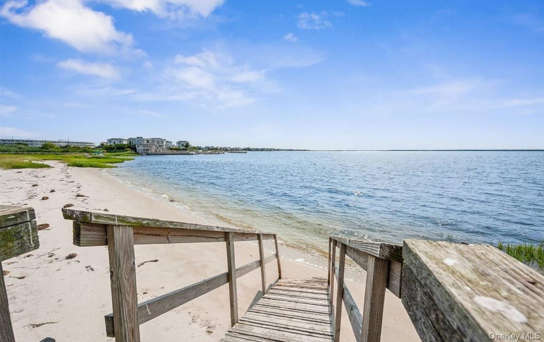 552 Dune Road, Westhampton, NY 11977