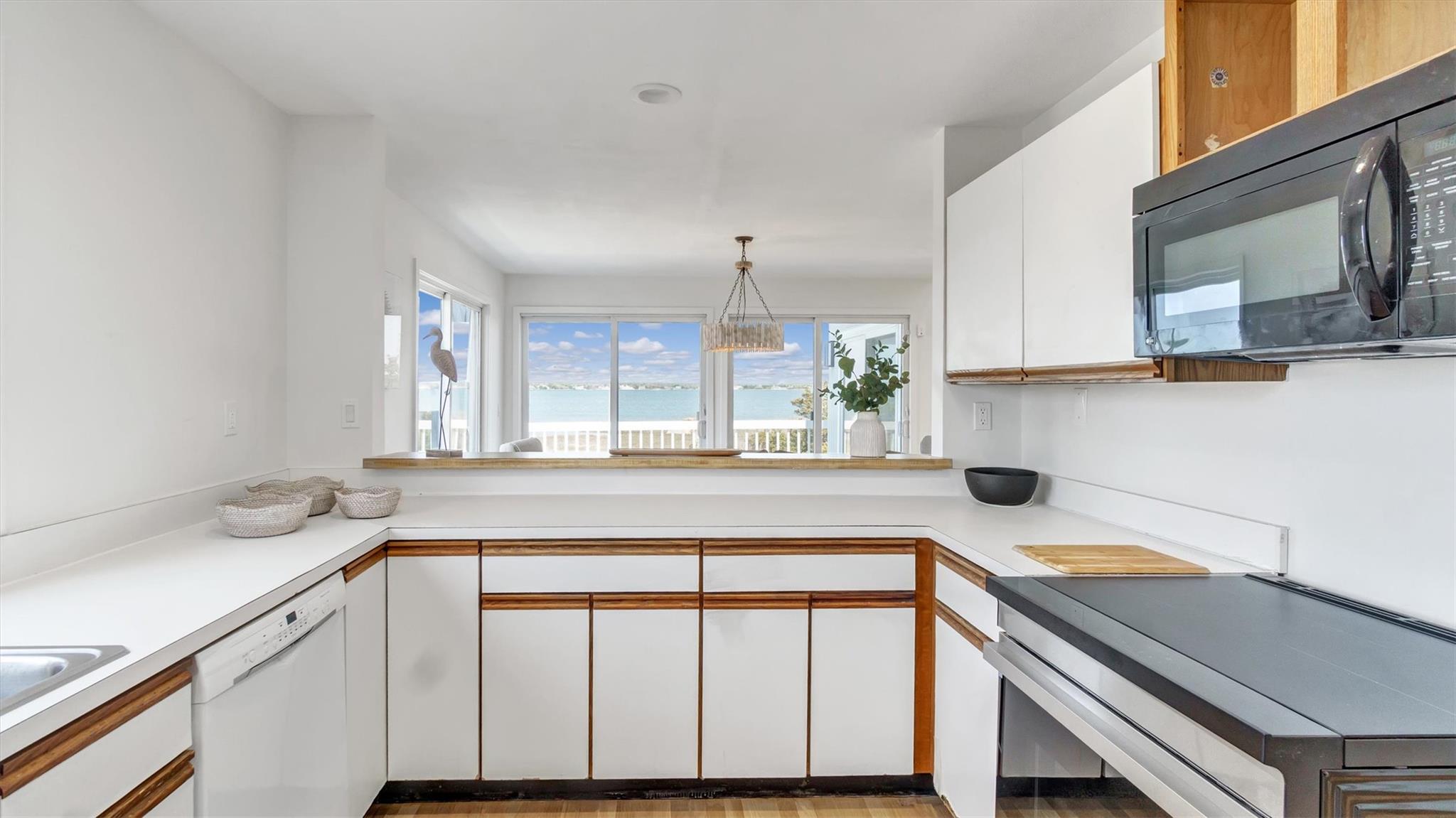 552 Dune Road, Westhampton, NY 11977