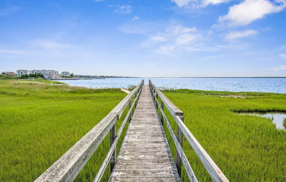 552 Dune Road, Westhampton, NY 11977