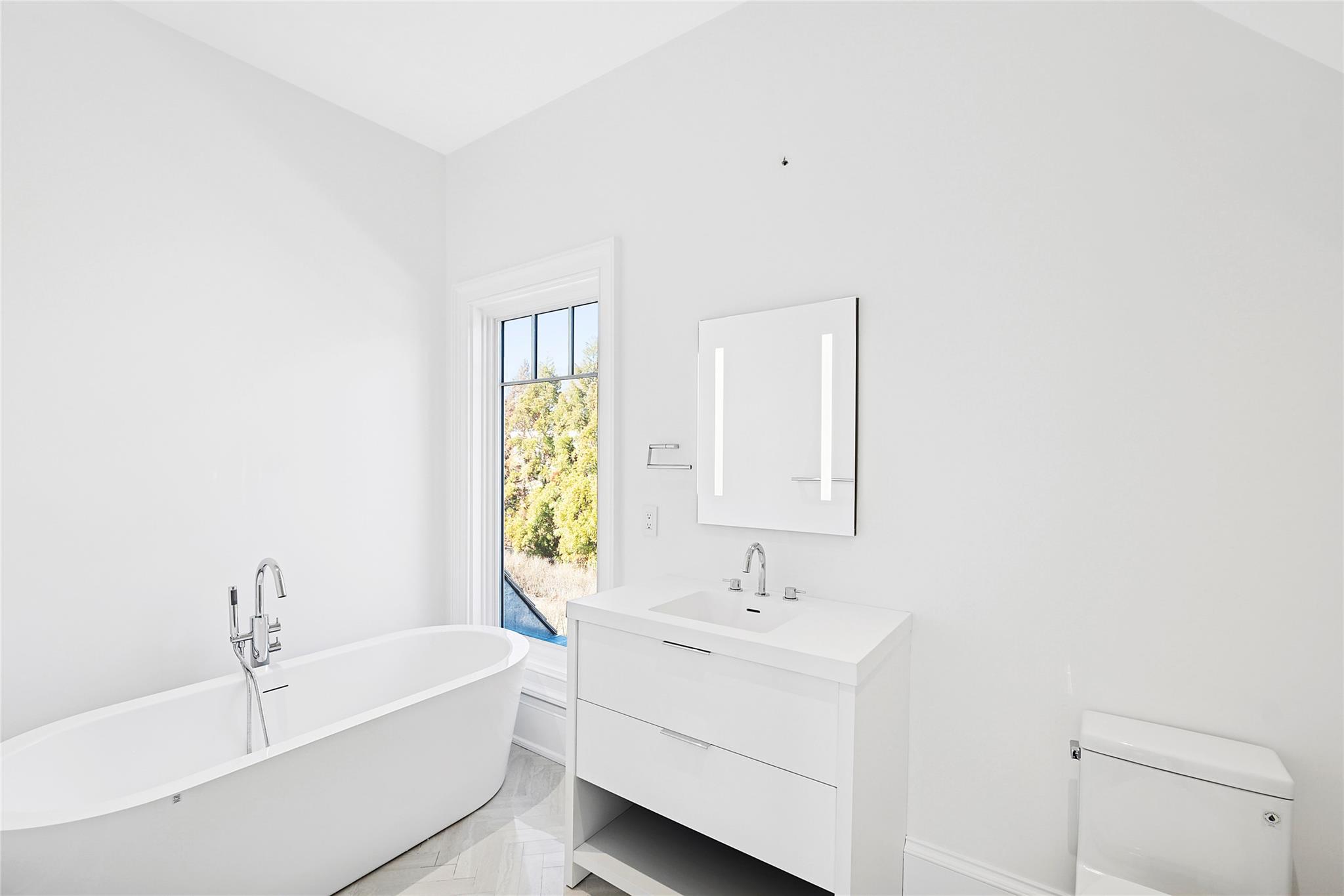 25 Fresh Pond Road, North Haven, NY 11963