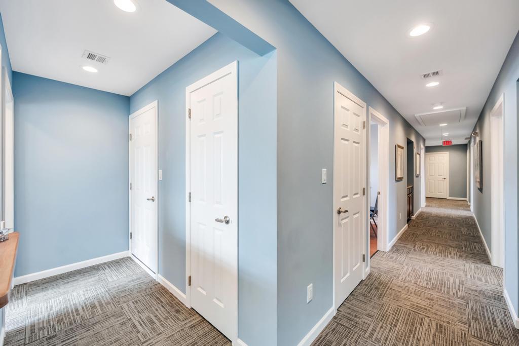 760 N Wellwood, Lindenhurst, NY 11757