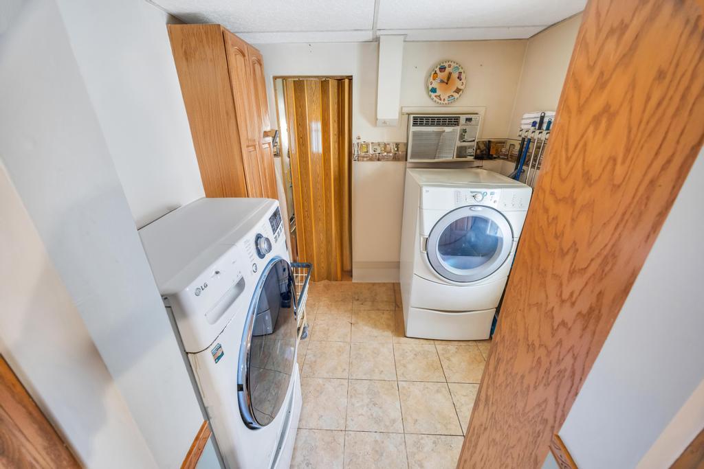 38 Cliff Lane, Levittown, NY 11756