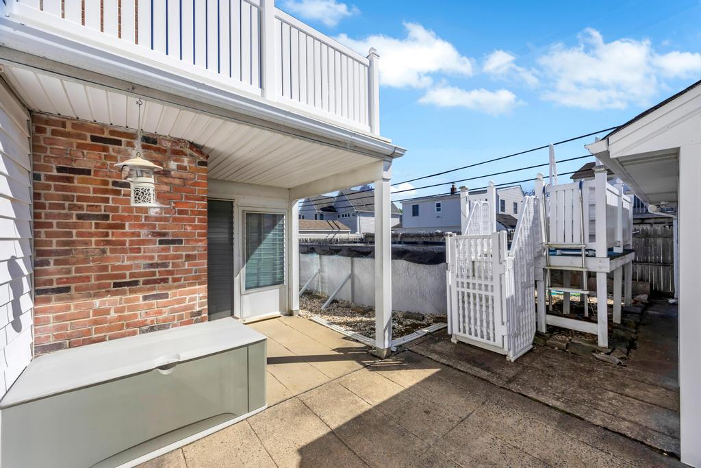 38 Cliff Lane, Levittown, NY 11756