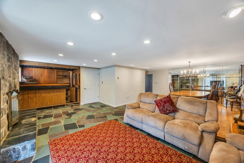 38 Cliff Lane, Levittown, NY 11756