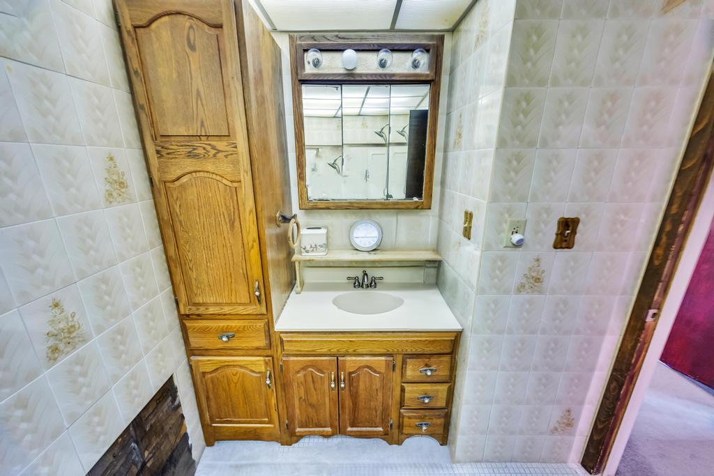 38 Cliff Lane, Levittown, NY 11756