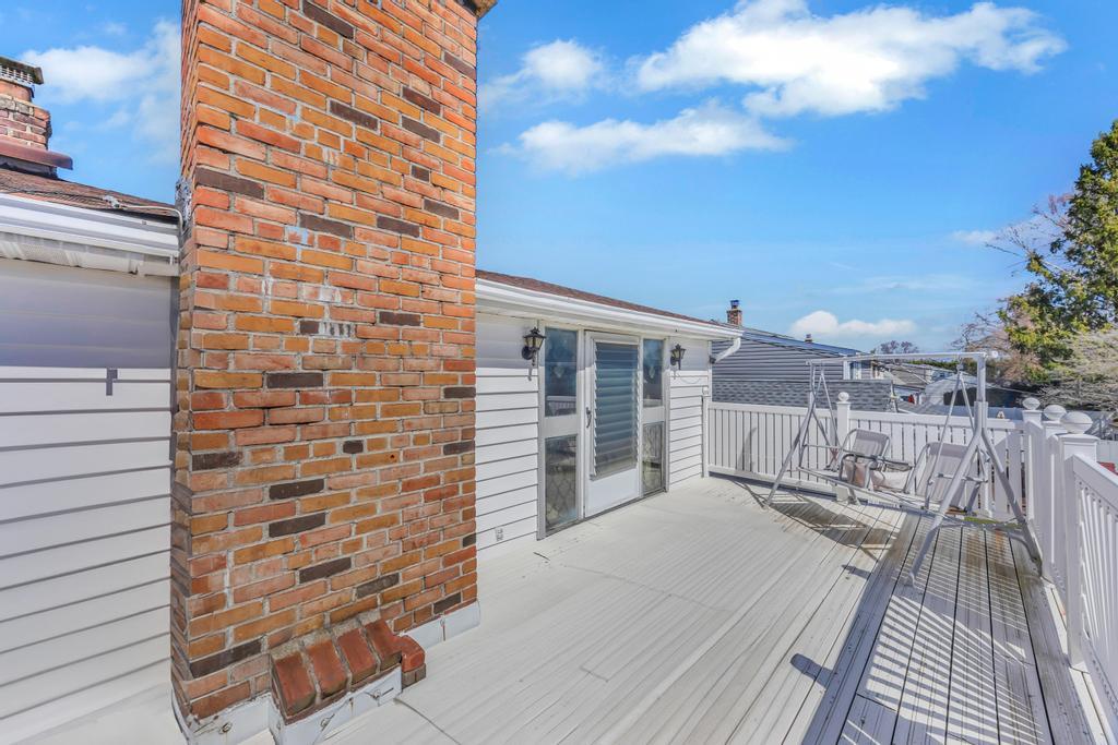 38 Cliff Lane, Levittown, NY 11756