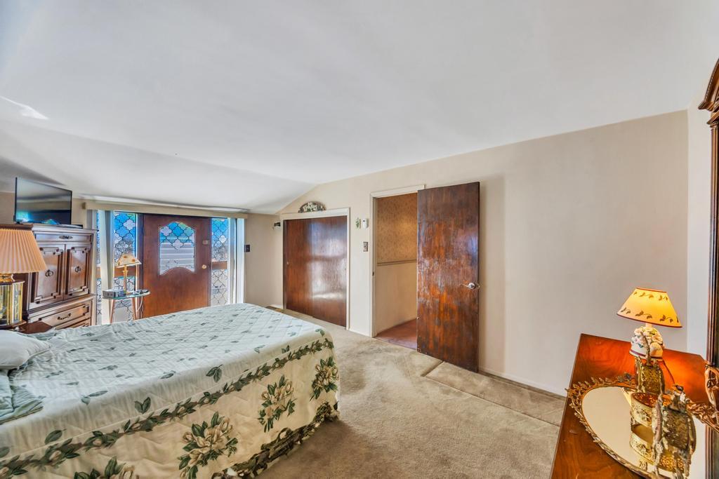 38 Cliff Lane, Levittown, NY 11756