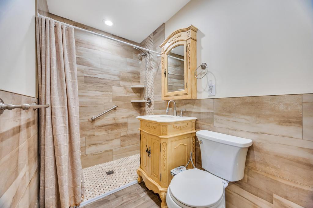 38 Cliff Lane, Levittown, NY 11756