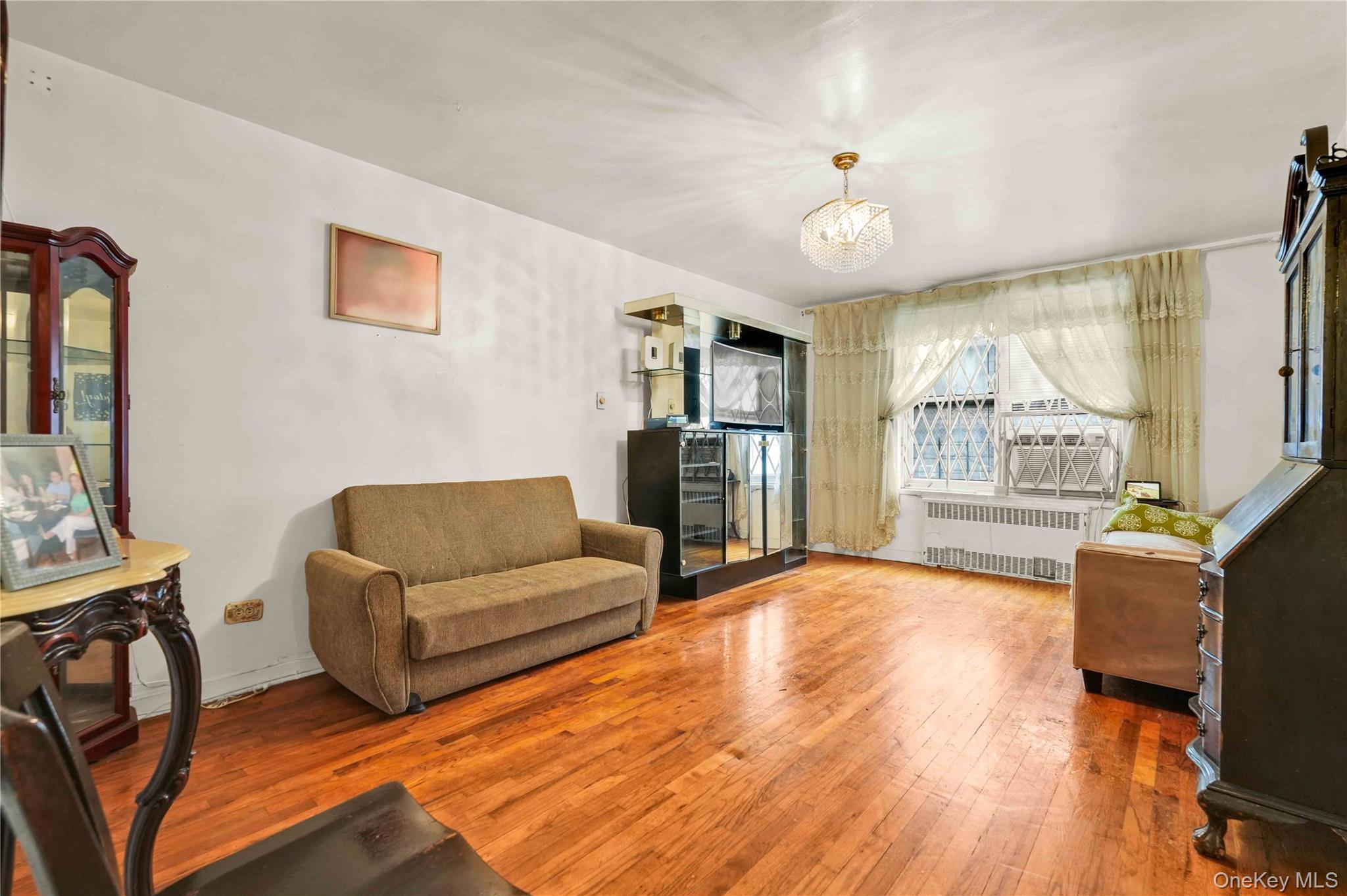 42-25 80th Street # 1F, Elmhurst, NY 11373