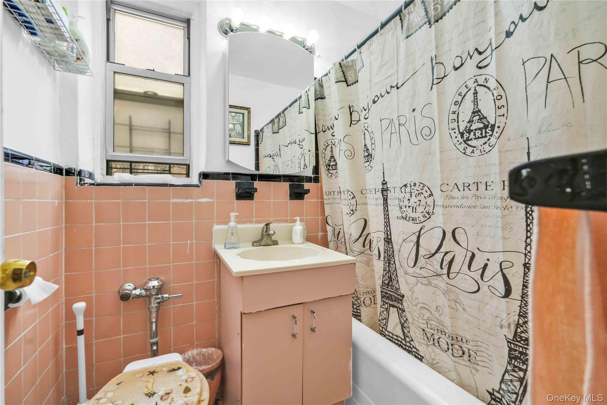 42-25 80th Street # 1F, Elmhurst, NY 11373