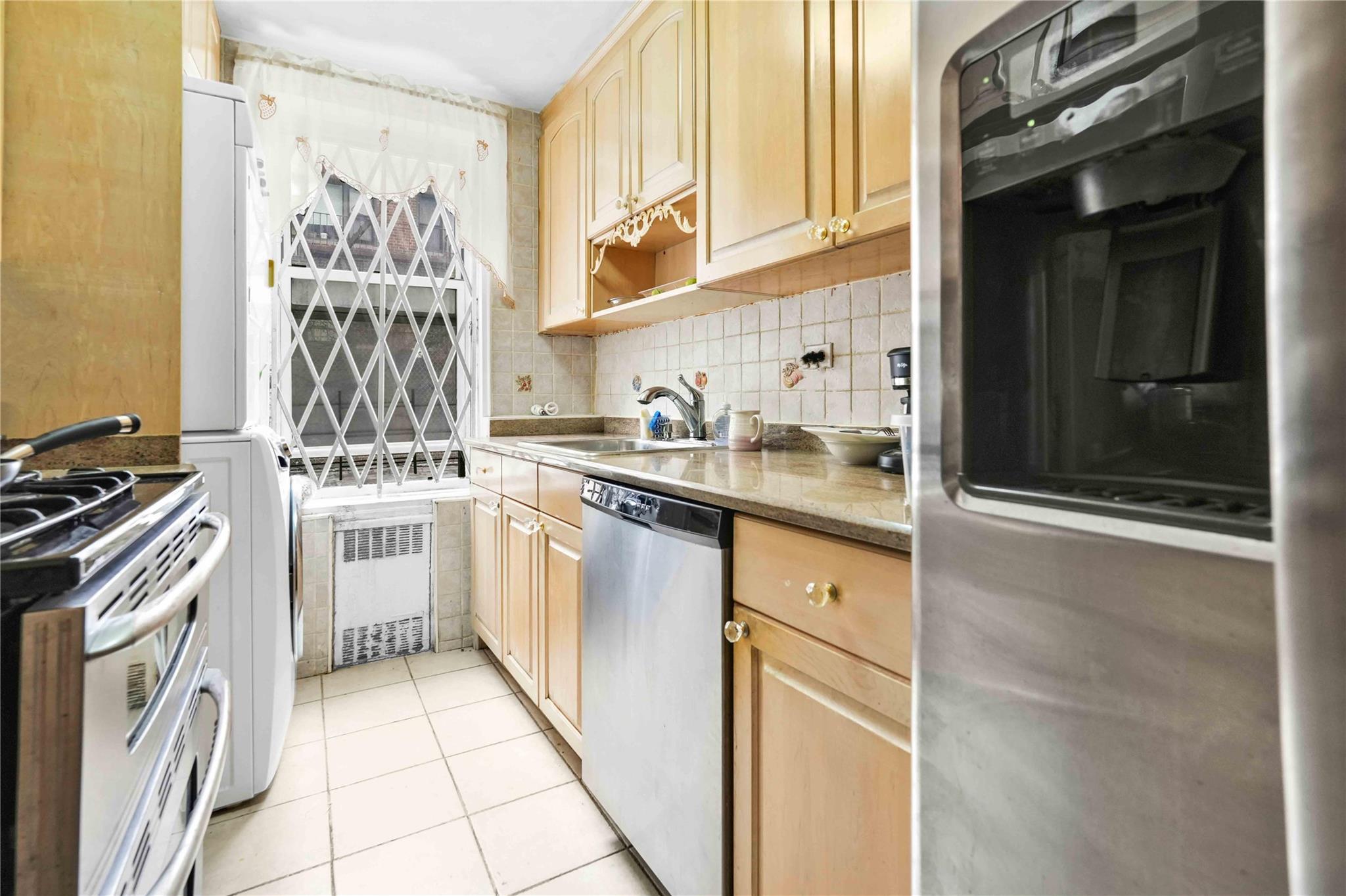 42-25 80th Street # 1F, Elmhurst, NY 11373