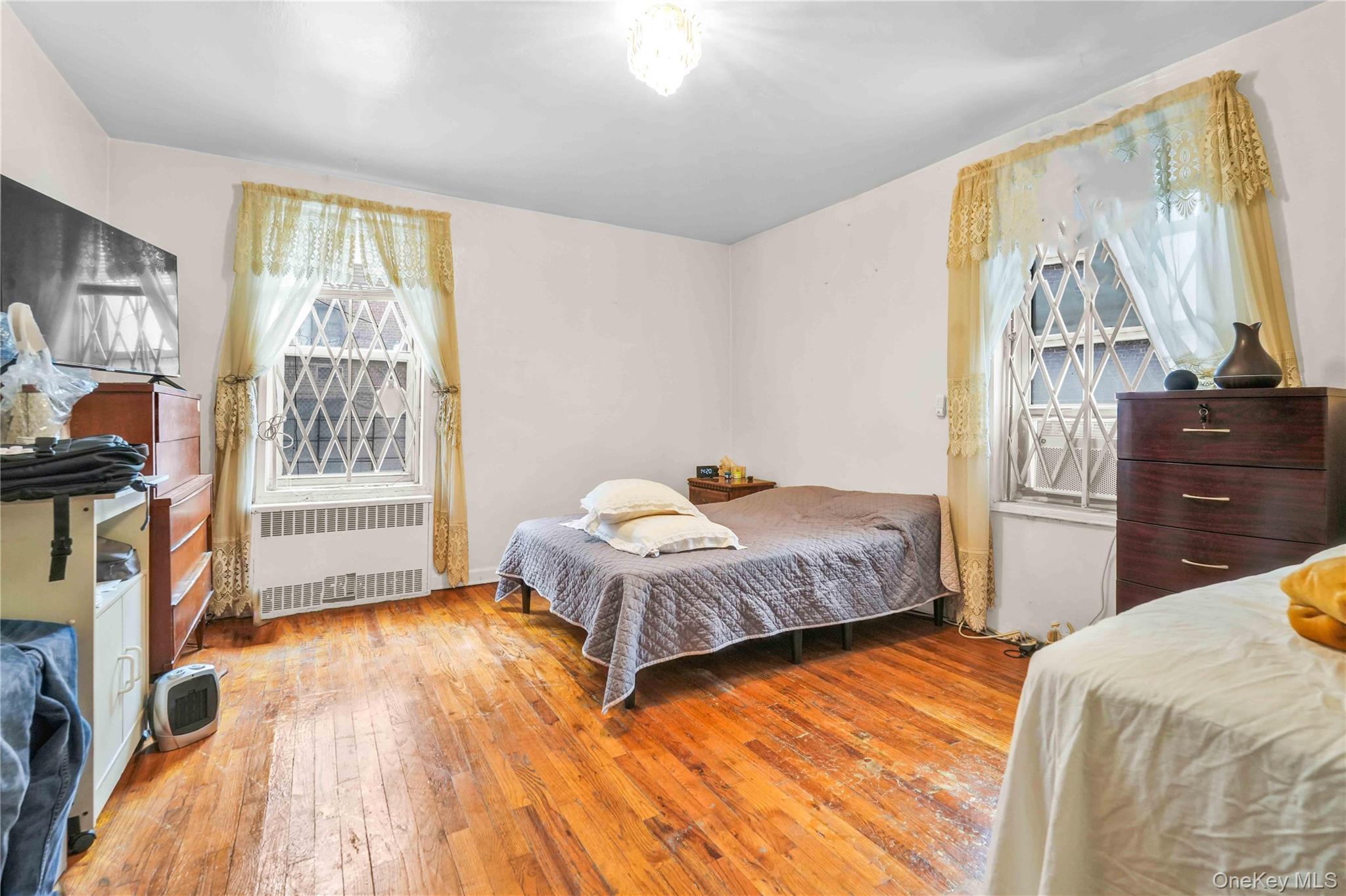 42-25 80th Street # 1F, Elmhurst, NY 11373