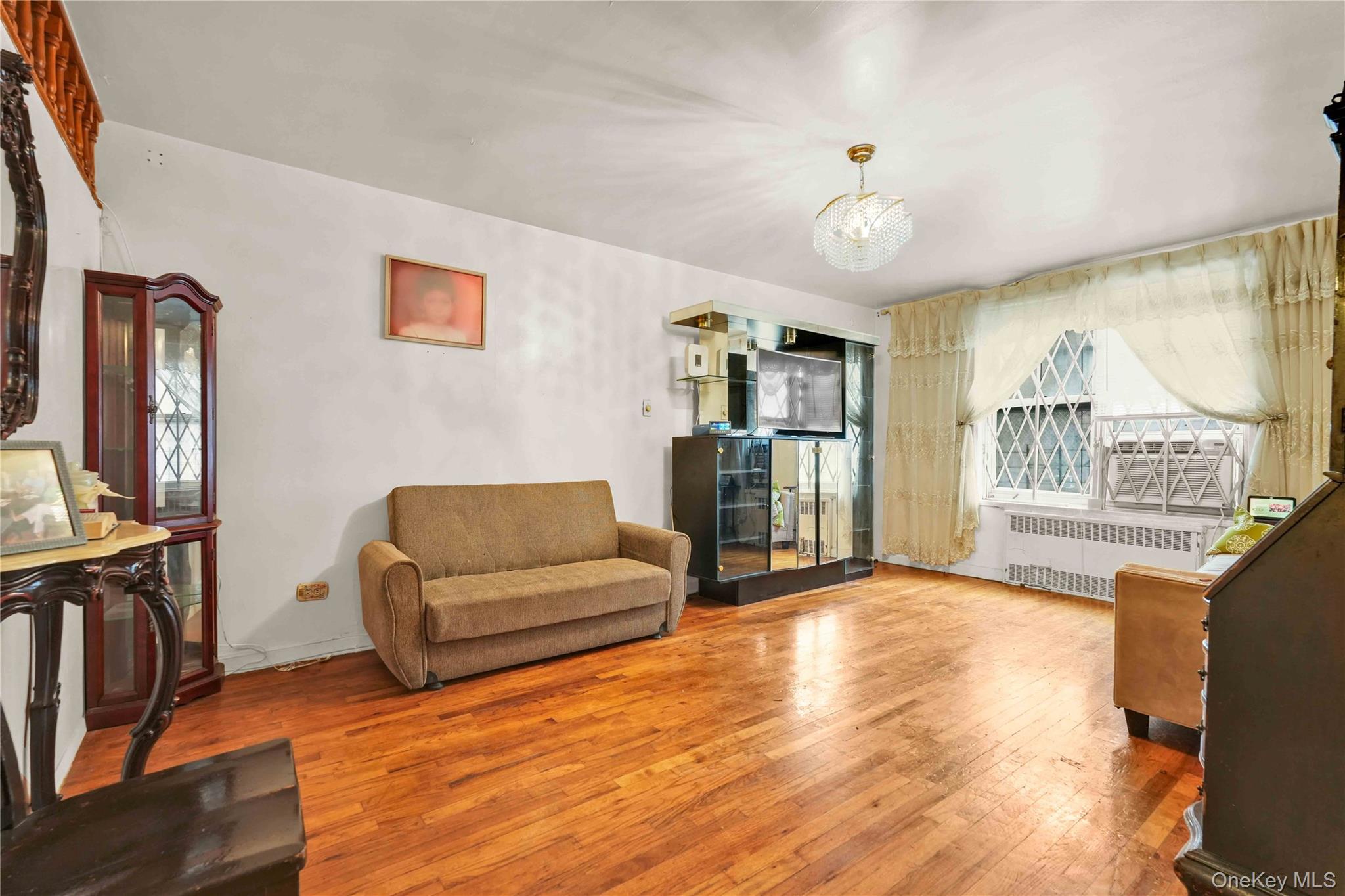 42-25 80th Street # 1F, Elmhurst, NY 11373