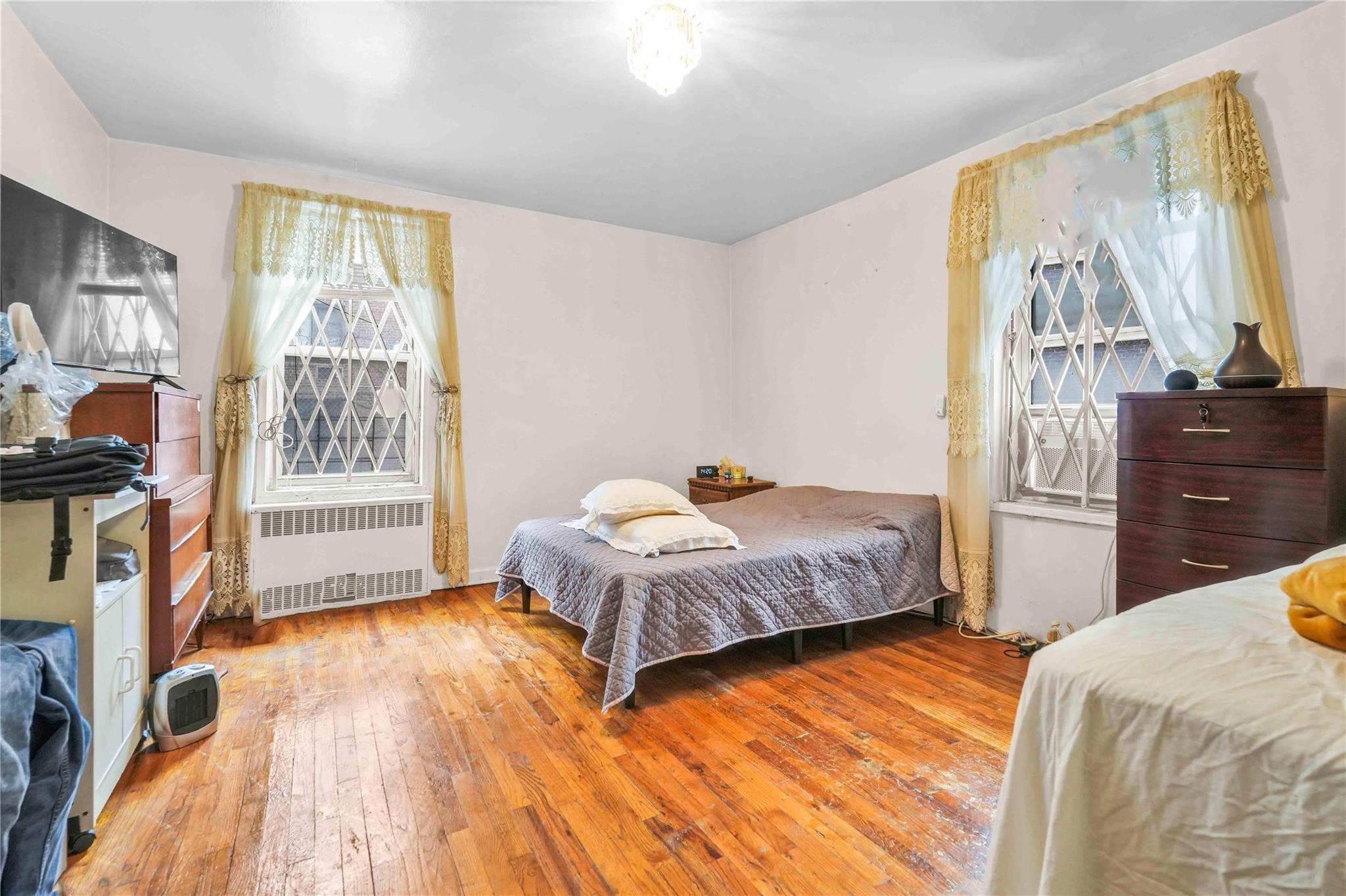 42-25 80th Street # 1F, Elmhurst, NY 11373