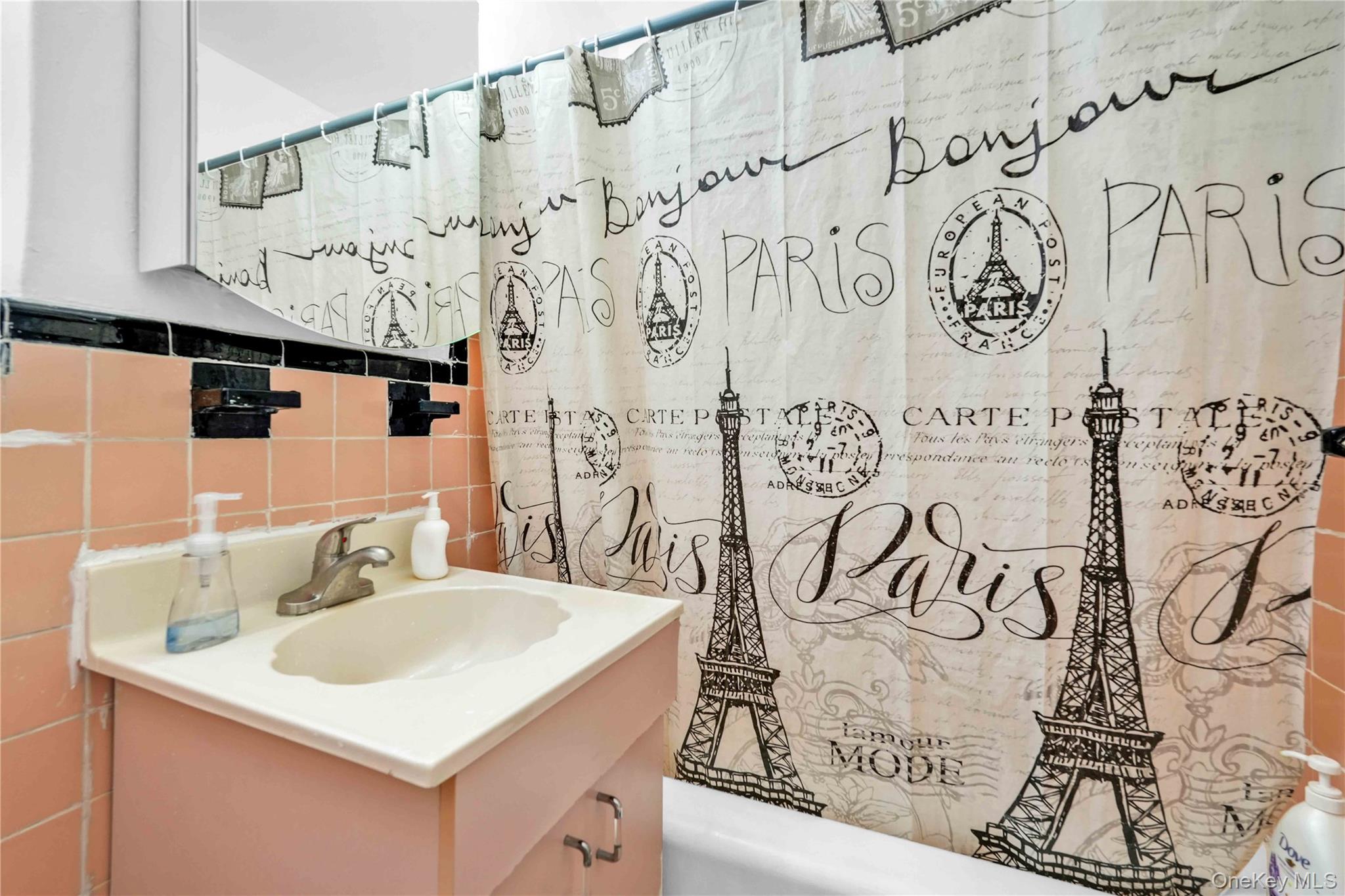 42-25 80th Street # 1F, Elmhurst, NY 11373