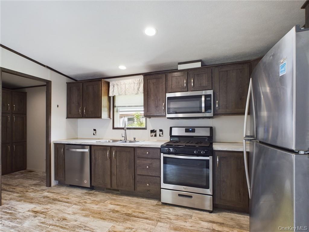 18 Shore Lane, Burlingham, NY 12722