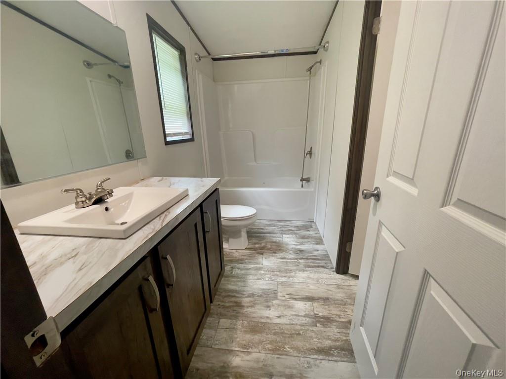 18 Shore Lane, Burlingham, NY 12722