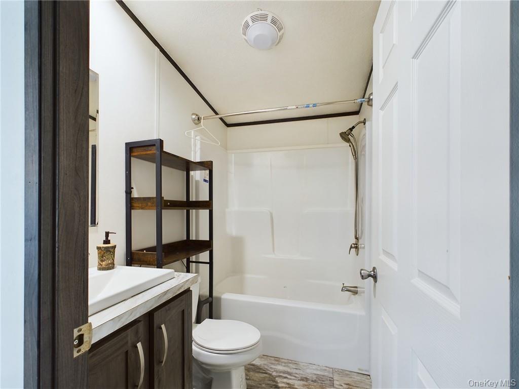 18 Shore Lane, Burlingham, NY 12722