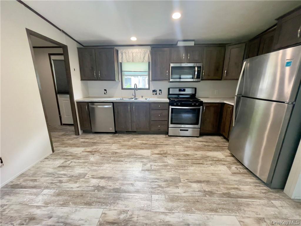 18 Shore Lane, Burlingham, NY 12722