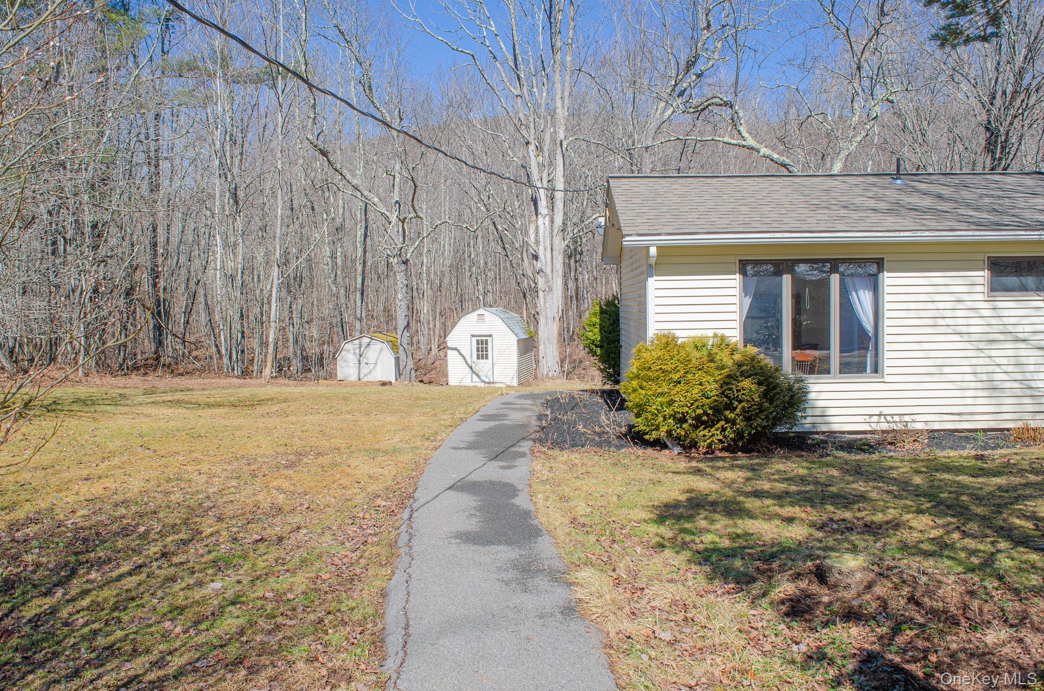689 Old Road, Windham, NY 12439