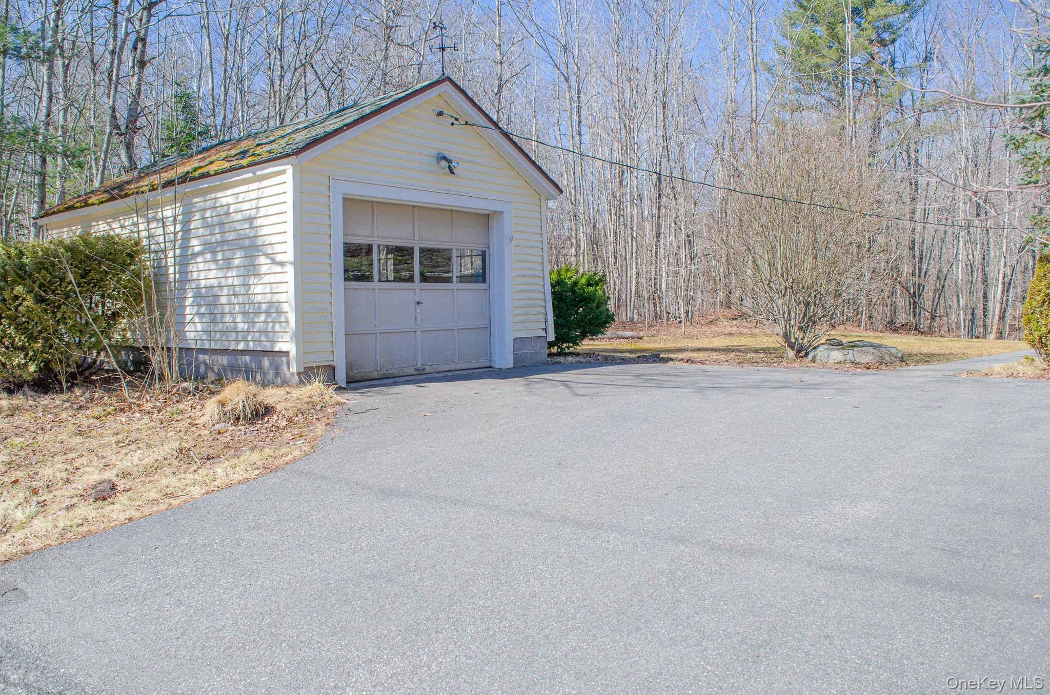 689 Old Road, Windham, NY 12439