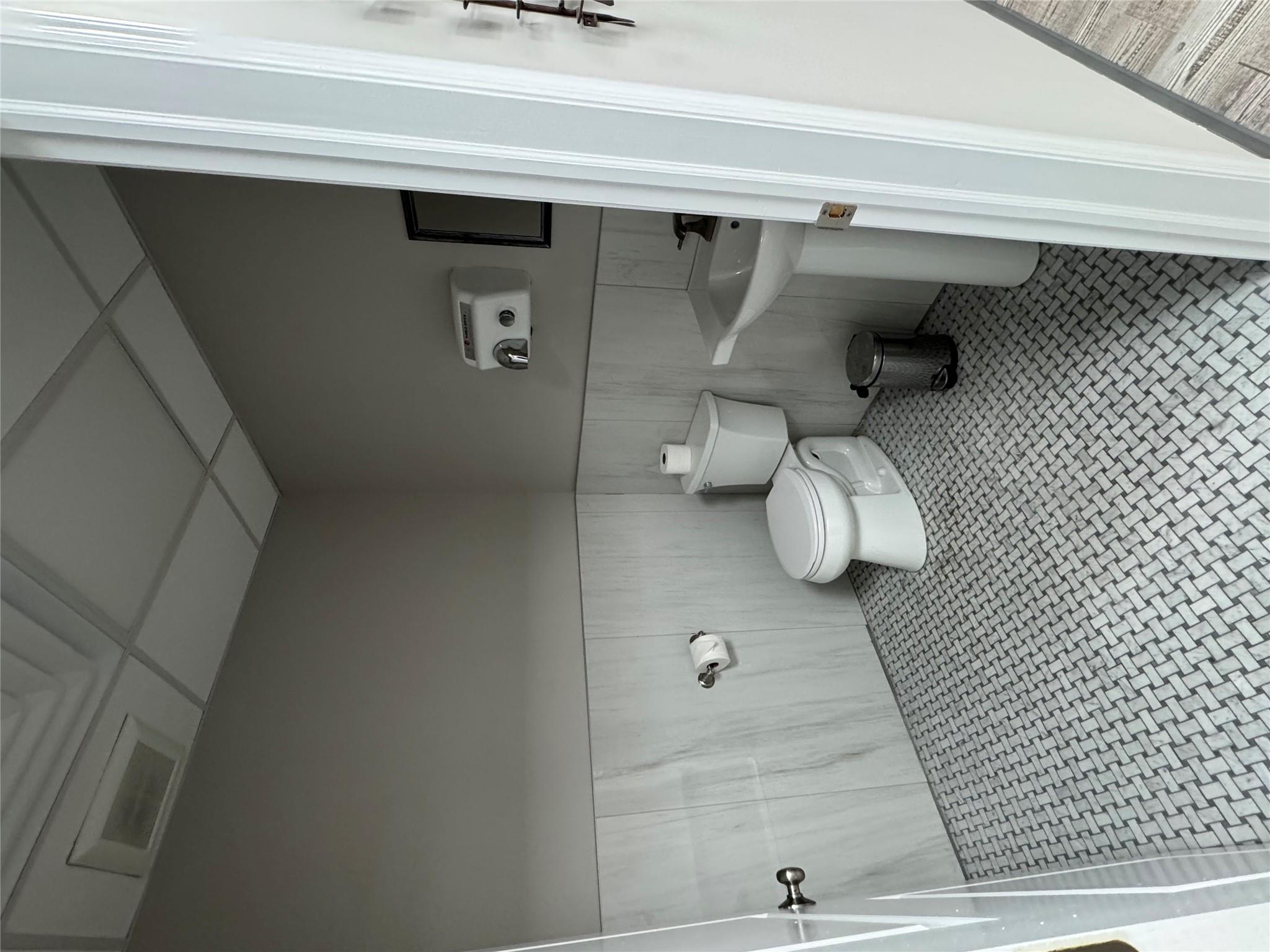 3843 E Tremont Avenue # c, Bronx, NY 10465