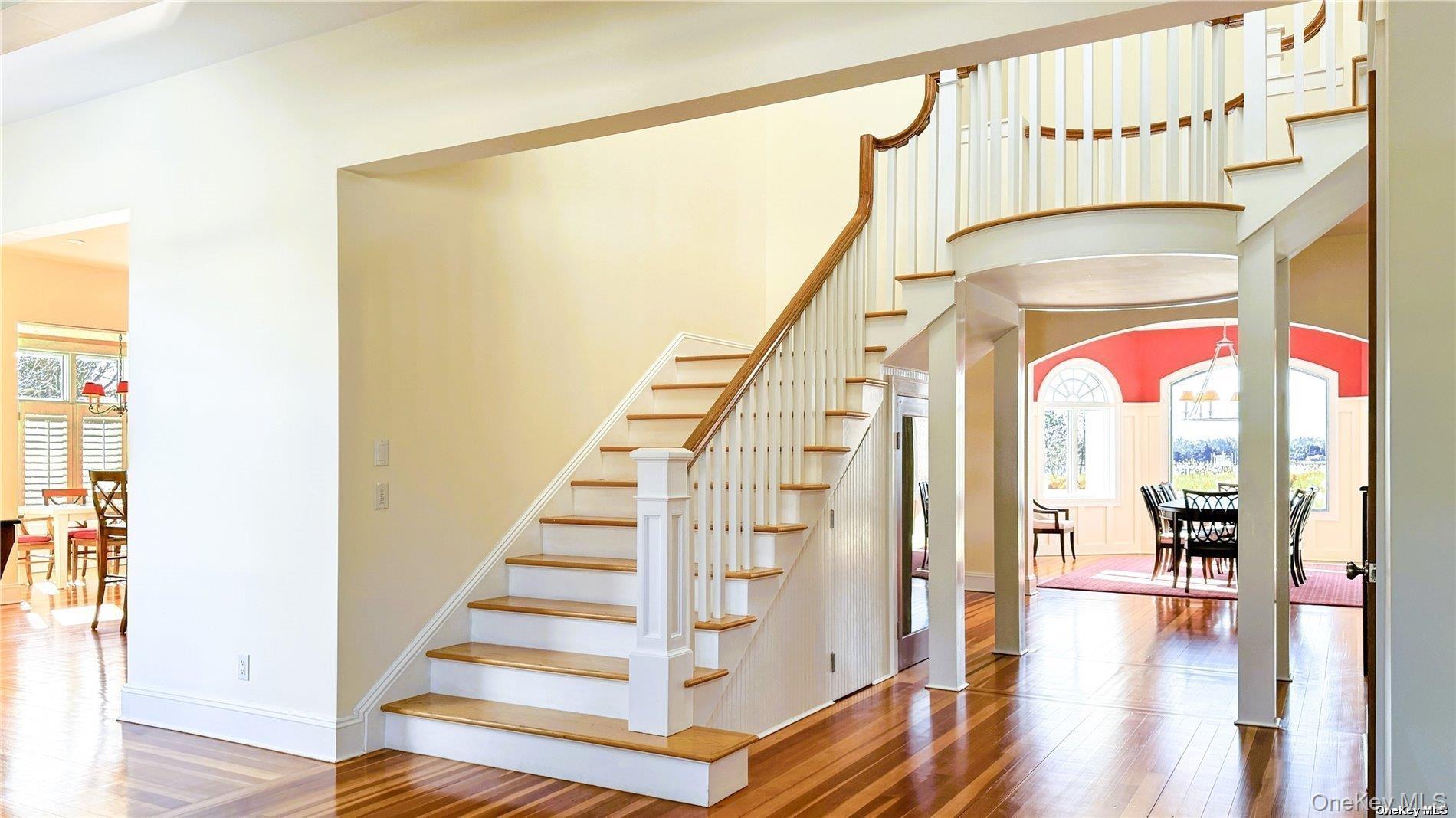 22 Old Neck Road S, Center Moriches, NY 11934