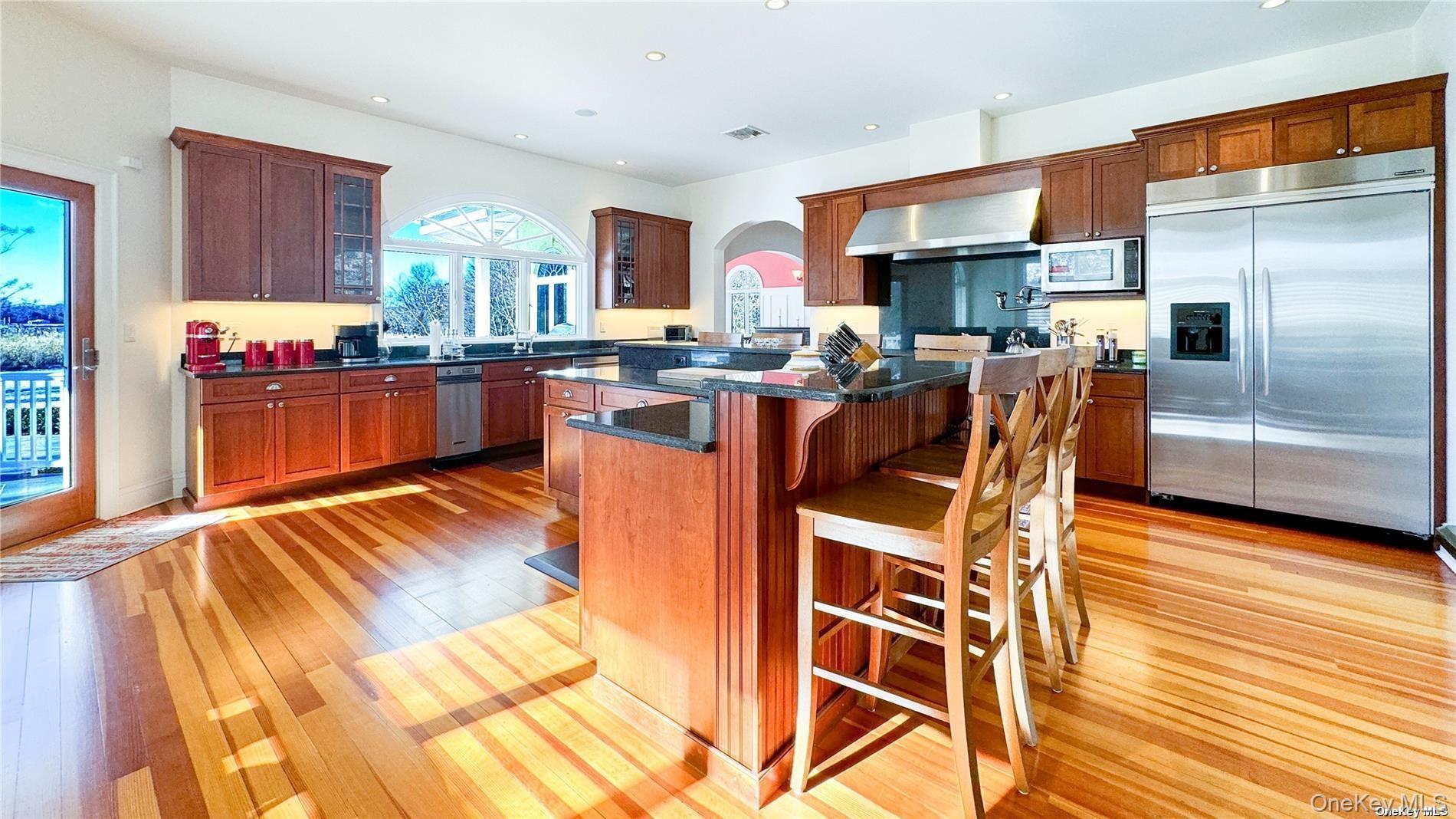 22 Old Neck Road S, Center Moriches, NY 11934