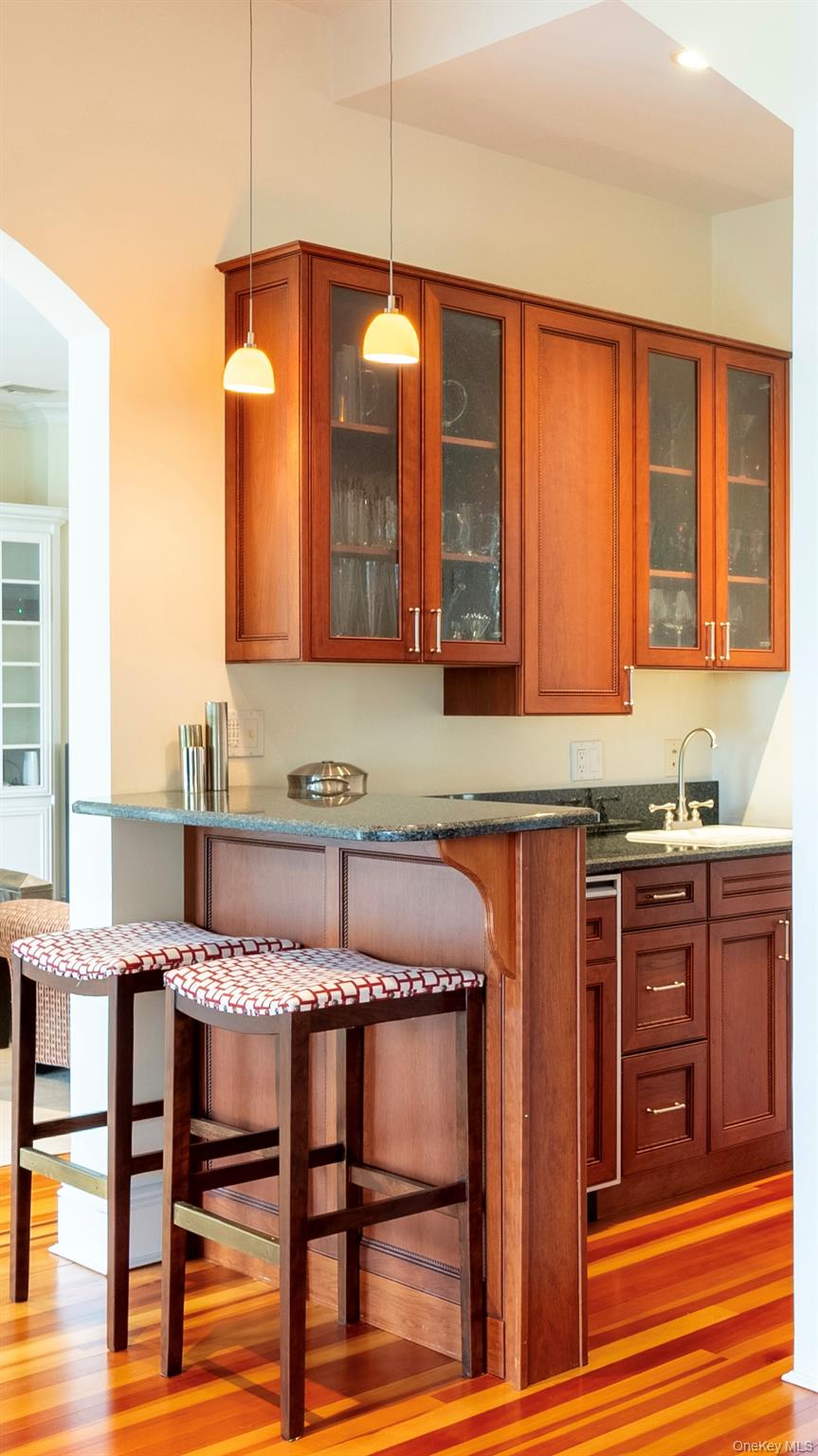 22 Old Neck Road S, Center Moriches, NY 11934