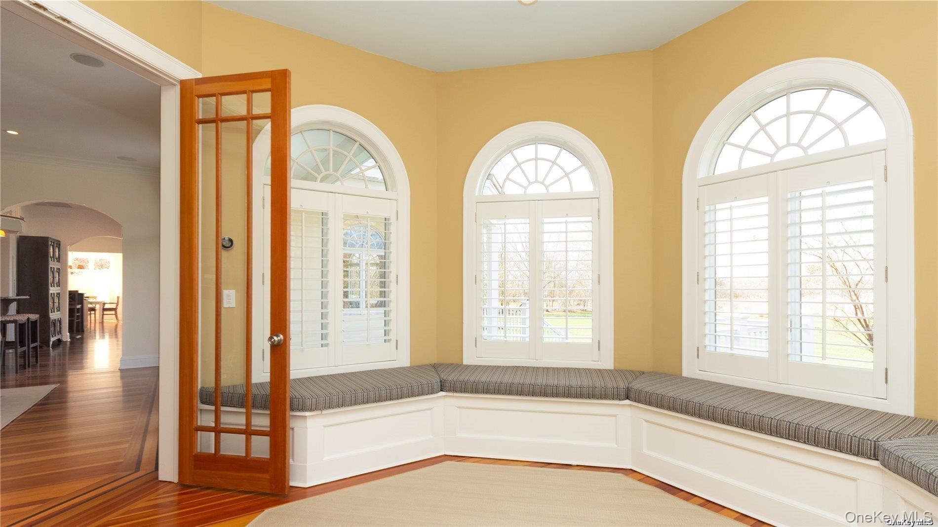 22 Old Neck Road S, Center Moriches, NY 11934