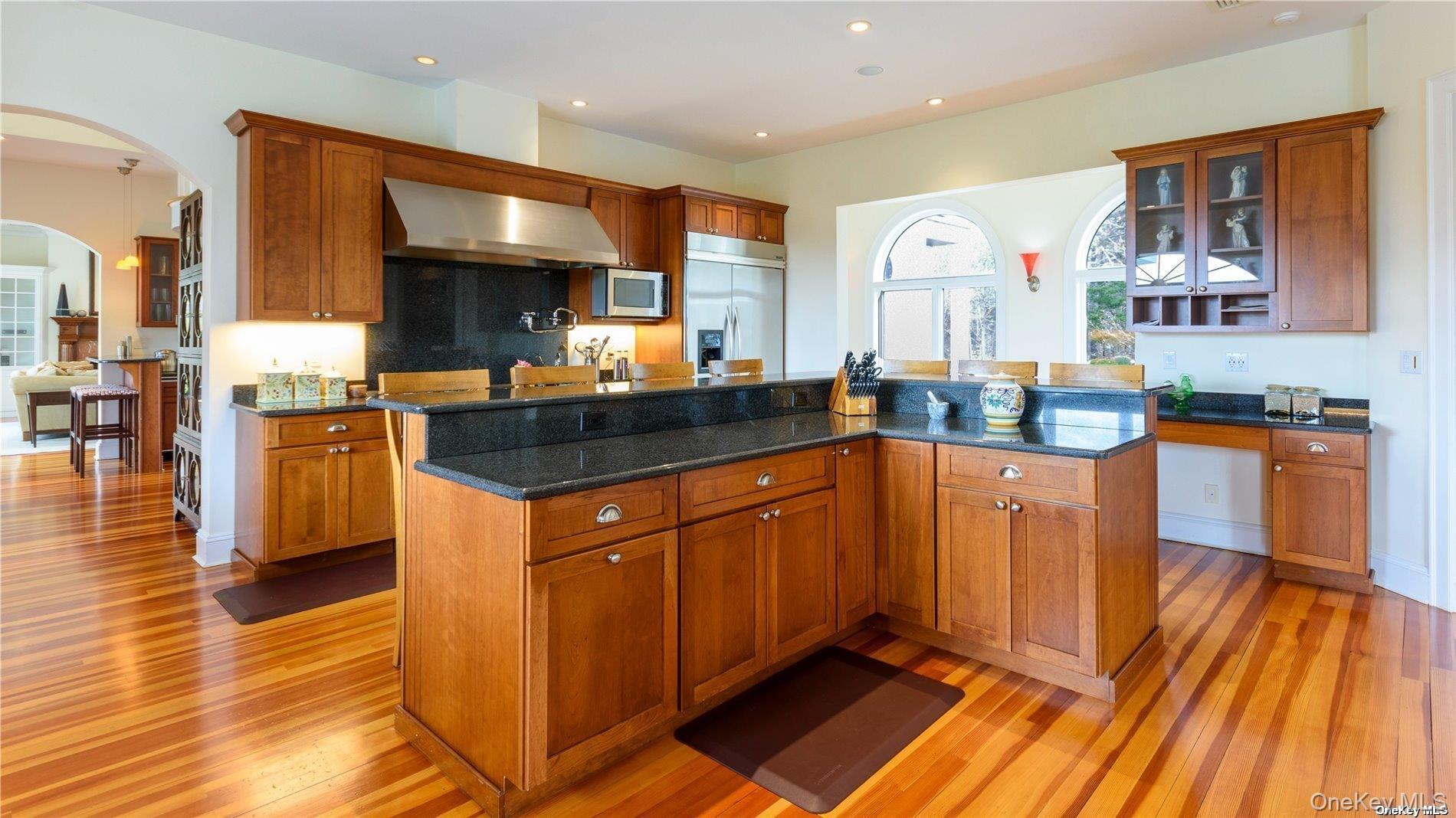 22 Old Neck Road S, Center Moriches, NY 11934