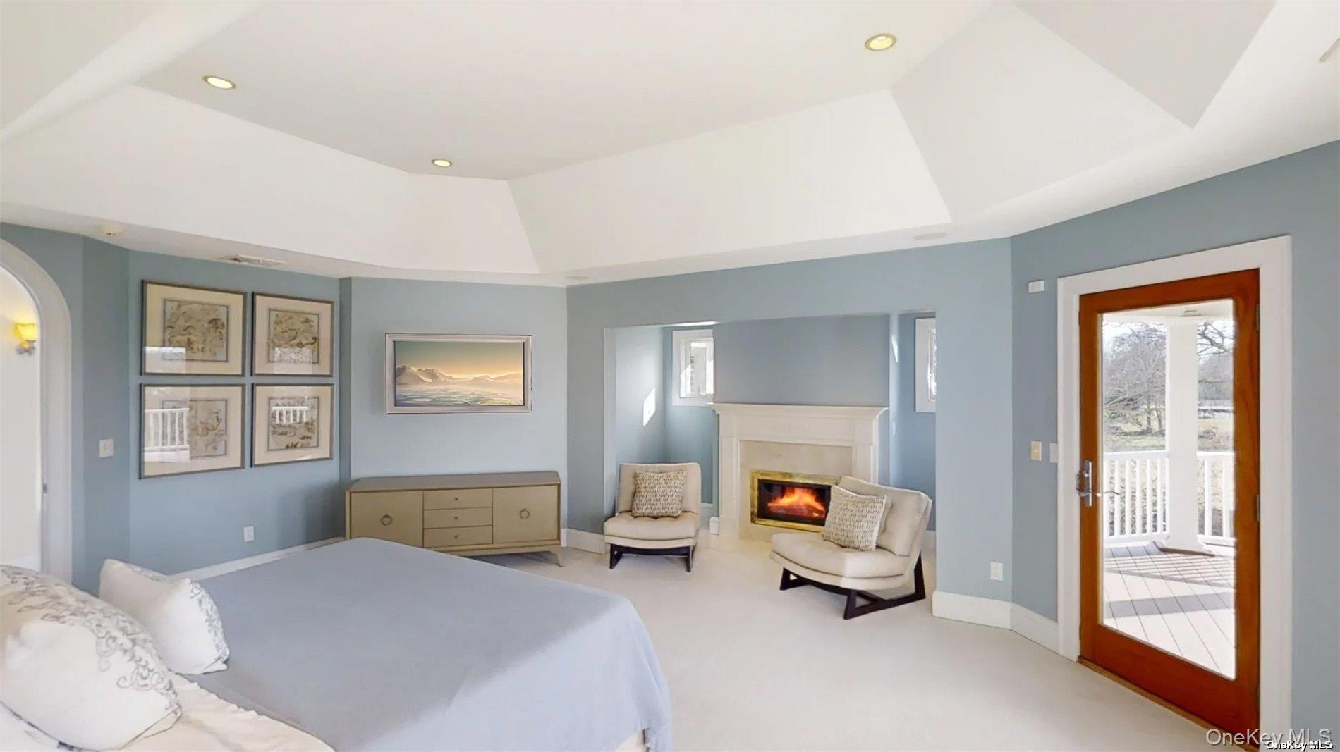 22 Old Neck Road S, Center Moriches, NY 11934