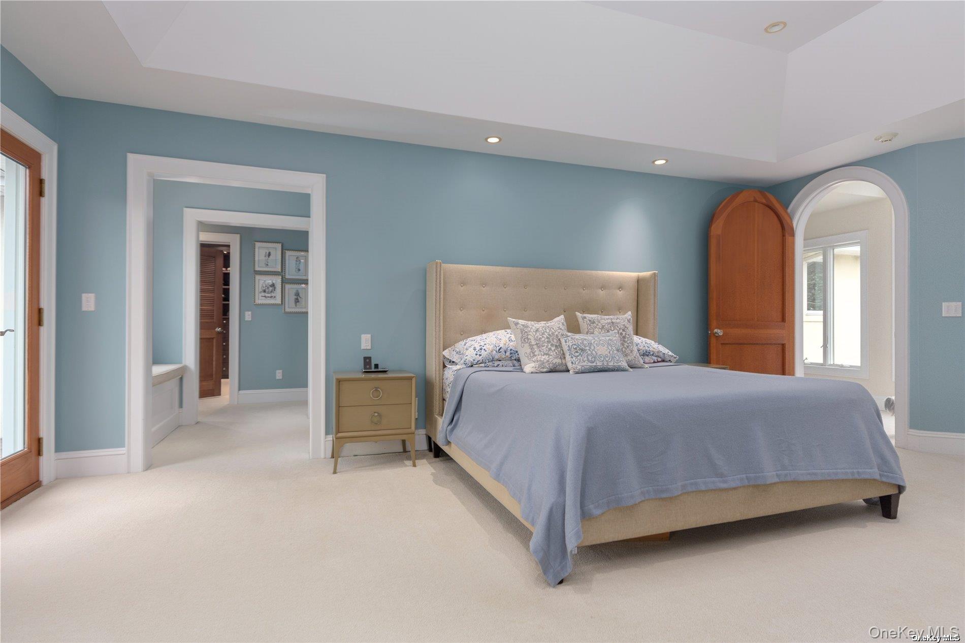 22 Old Neck Road S, Center Moriches, NY 11934