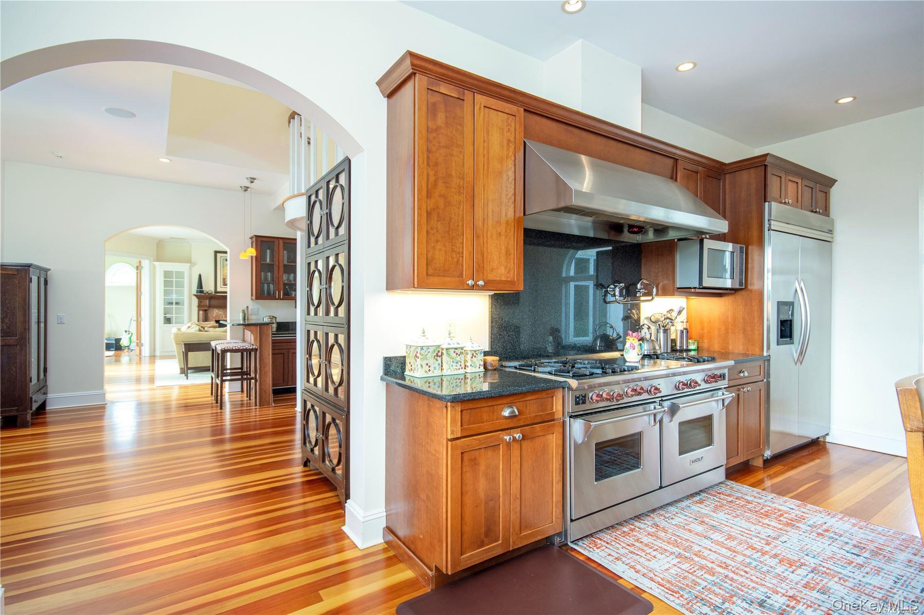 22 Old Neck Road S, Center Moriches, NY 11934