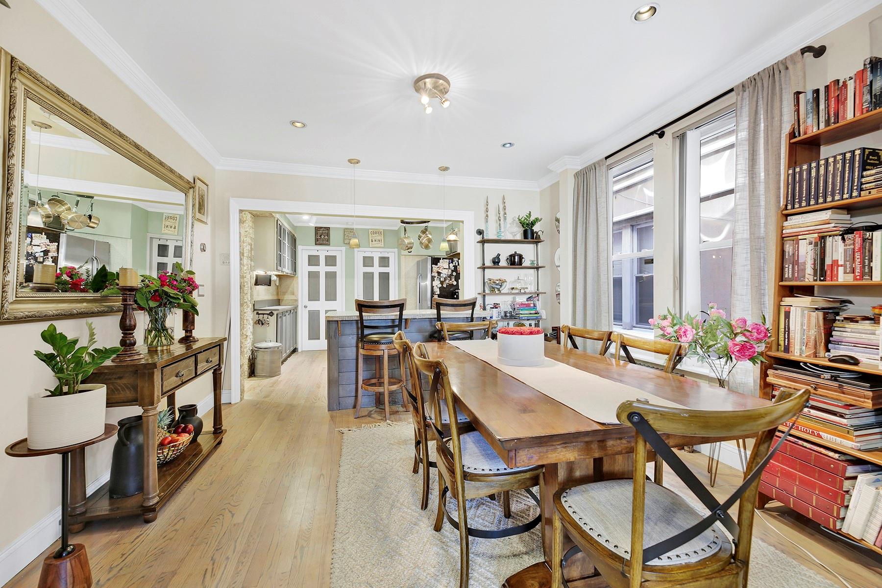 68-21 75 Street, Middle Village, NY 11379