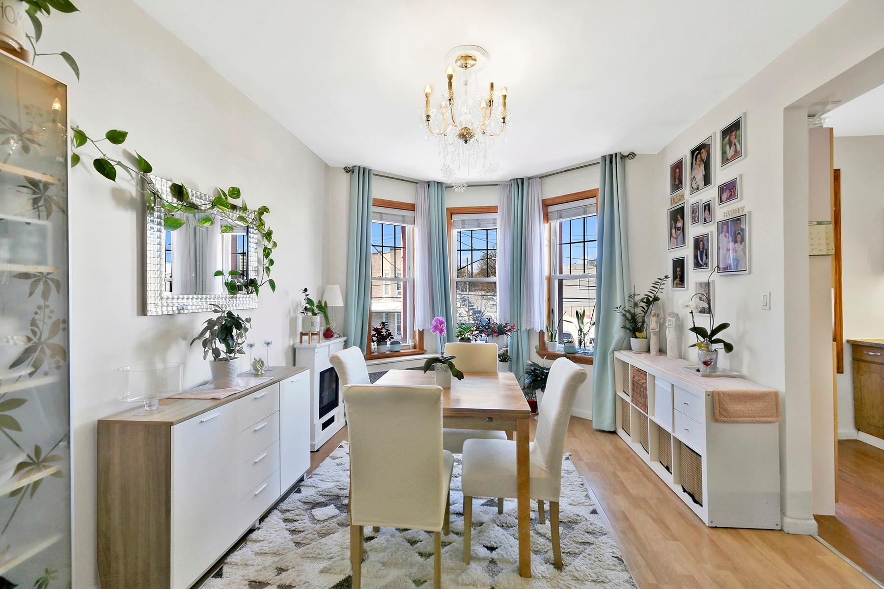 68-21 75 Street, Middle Village, NY 11379