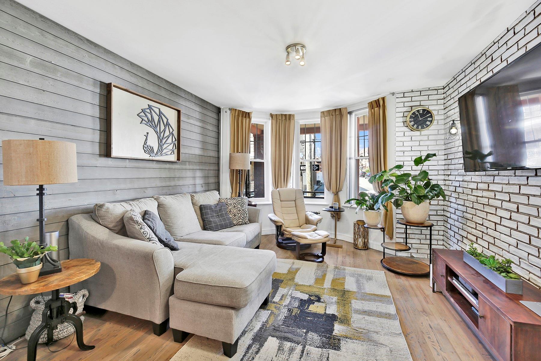 68-21 75 Street, Middle Village, NY 11379