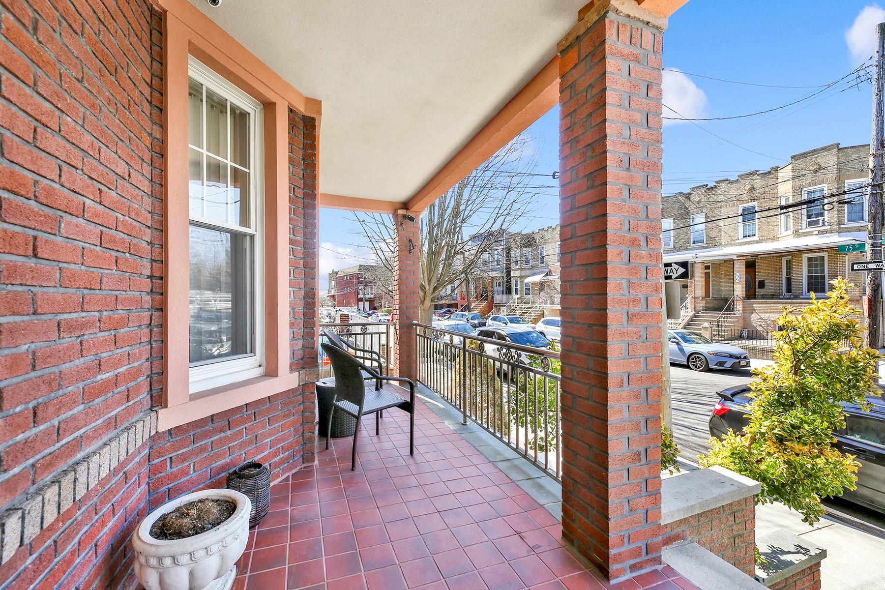 68-21 75 Street, Middle Village, NY 11379